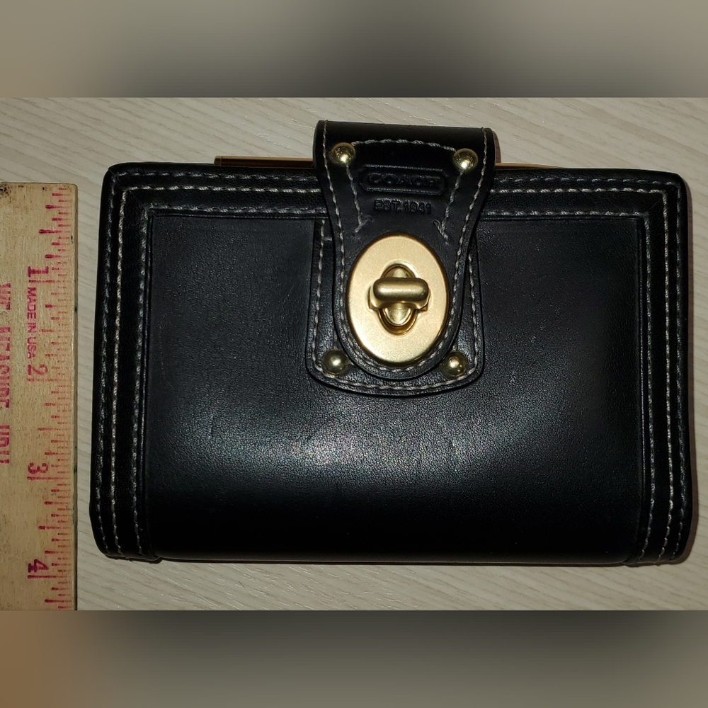 COACH Address Book/Wallet Black Leather  Flap Turnlock Closure New